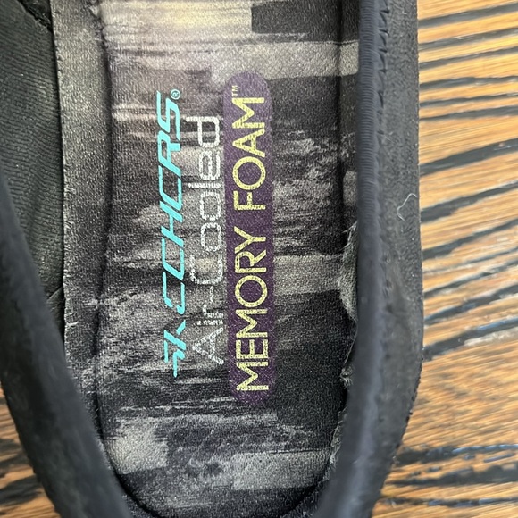 Sketchers air cooled, memory foam slip on loafers. 9.5 - Picture 6 of 9